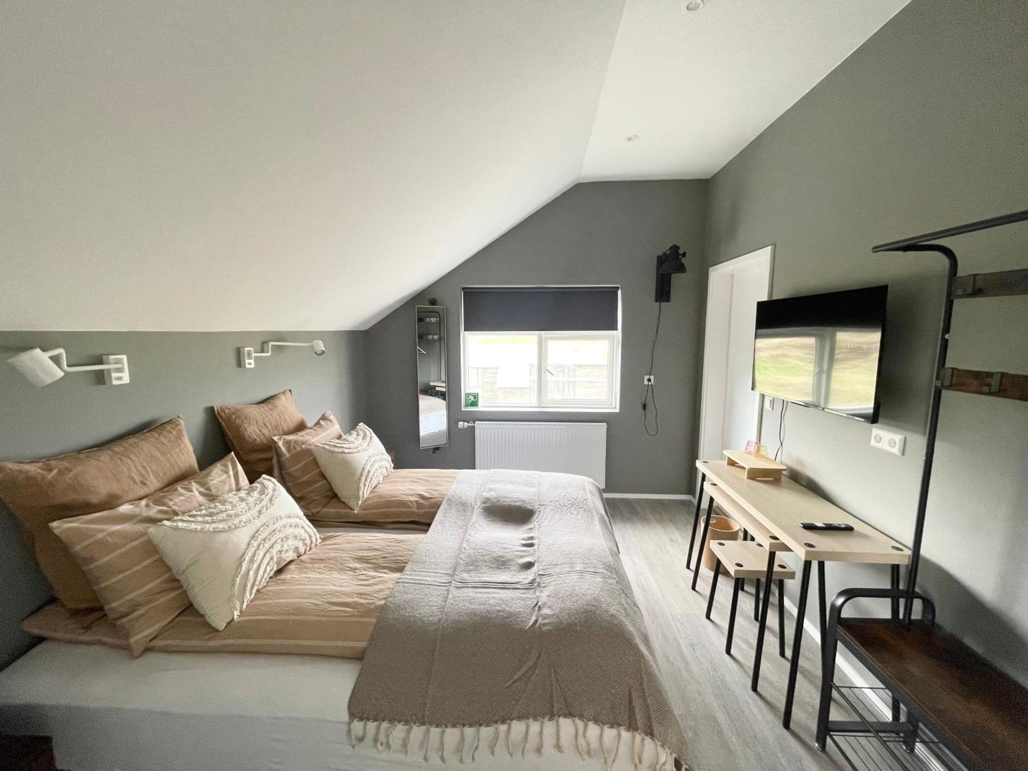 Lindarholl Guesthouse Stori-Bakki Eksteriør bilde