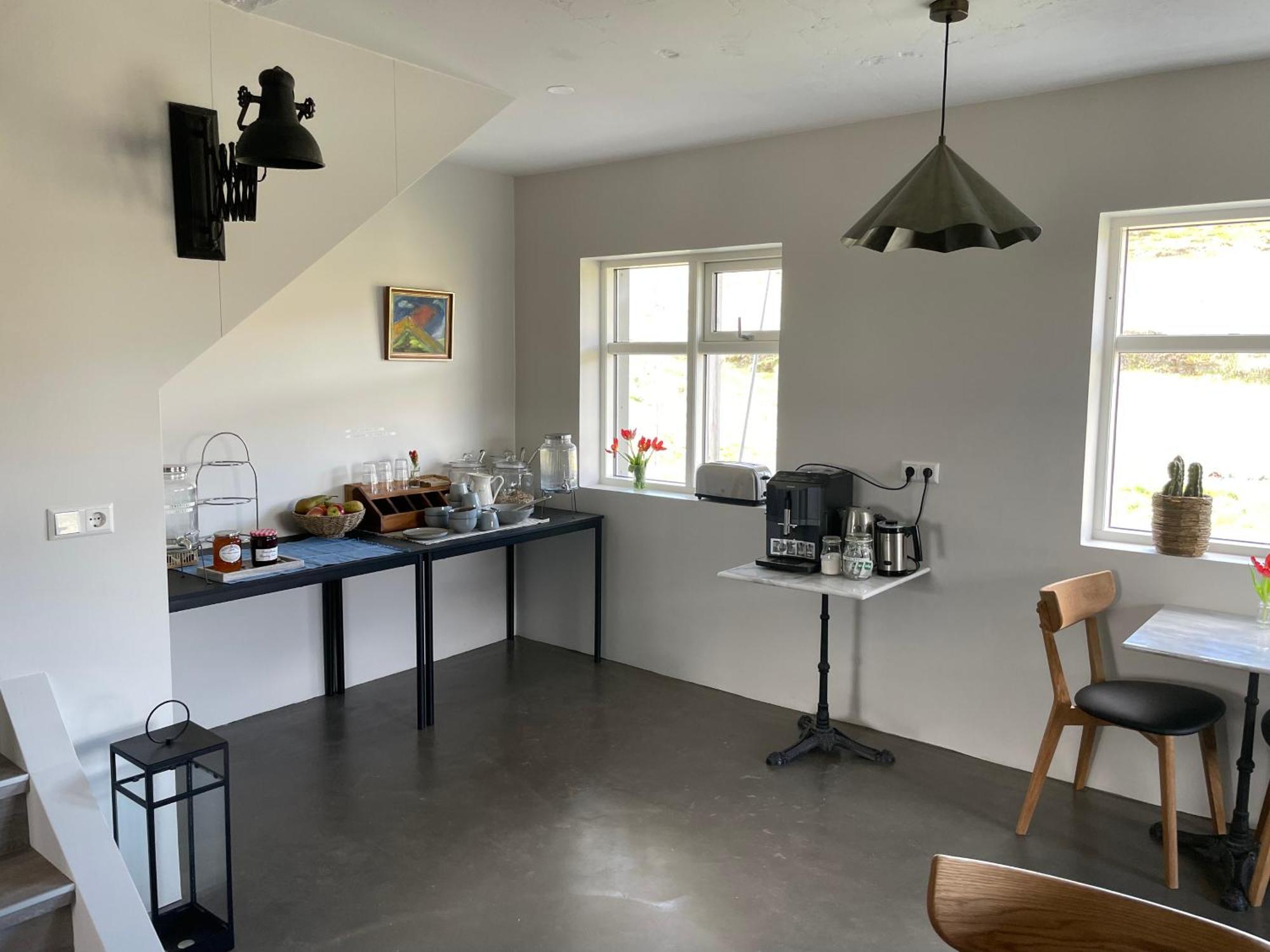 Lindarholl Guesthouse Stori-Bakki Eksteriør bilde