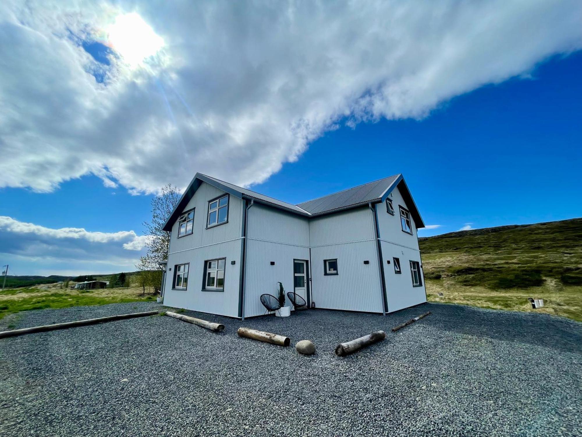 Lindarholl Guesthouse Stori-Bakki Eksteriør bilde